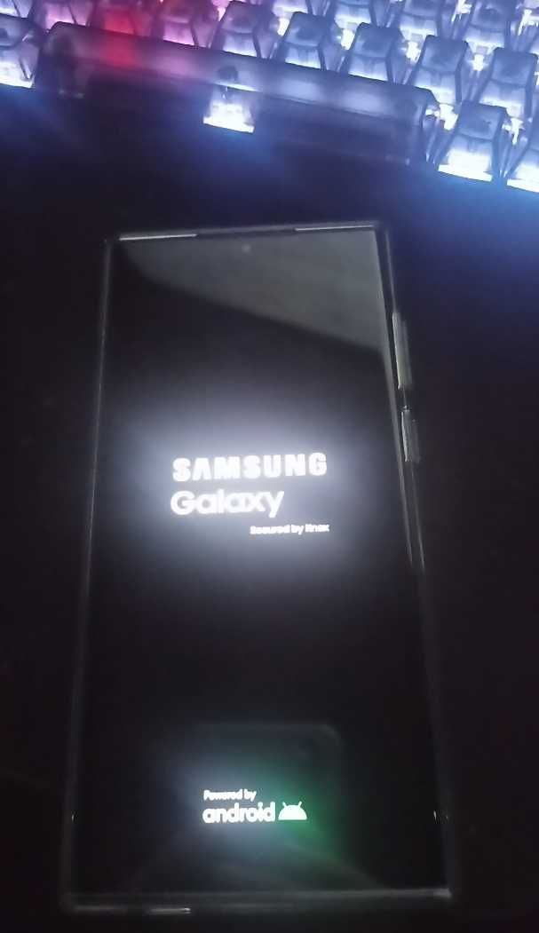 Samsung Galaxy S22 Ultra 8/128