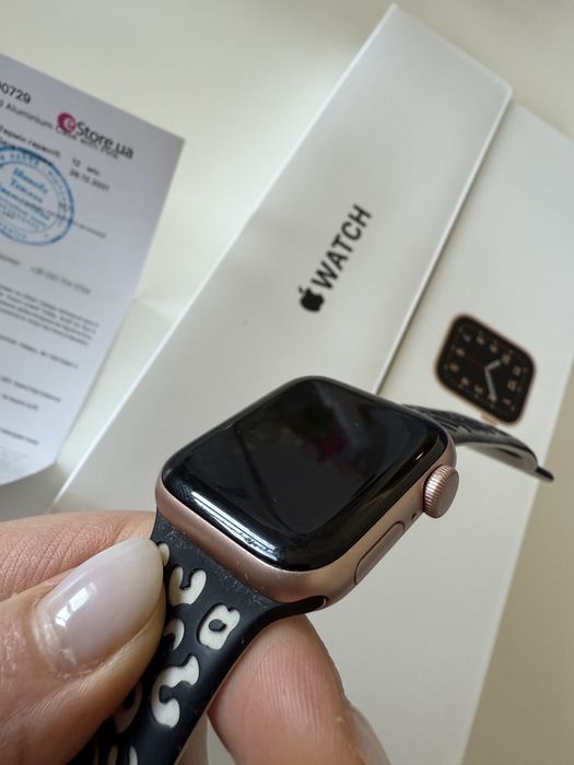 Годинник apple watch se 40 mm gold