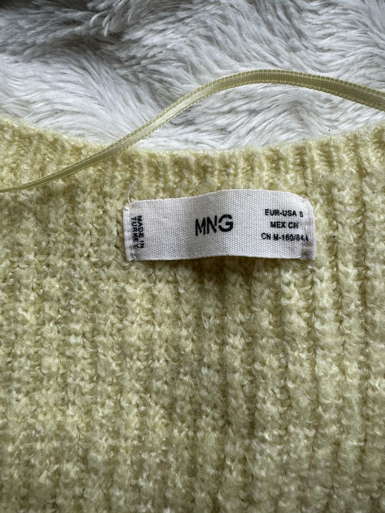 Sweter z bufiastymi rękawami ściągaczem Mango