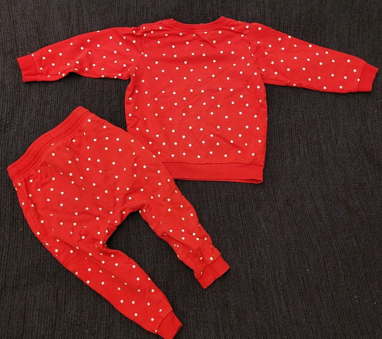 Komplet dresowy bluza + spodnie czerwony w gwiazdki H&M 98