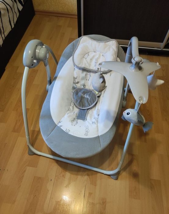 Заколисуючий центр, гойдалка
Є пульт, 5 швид