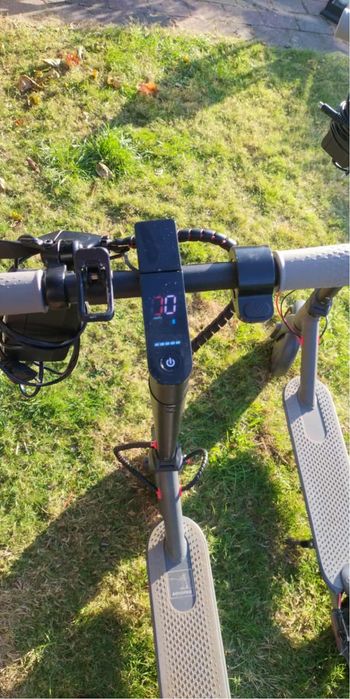 2 hulajnogi elektryczne