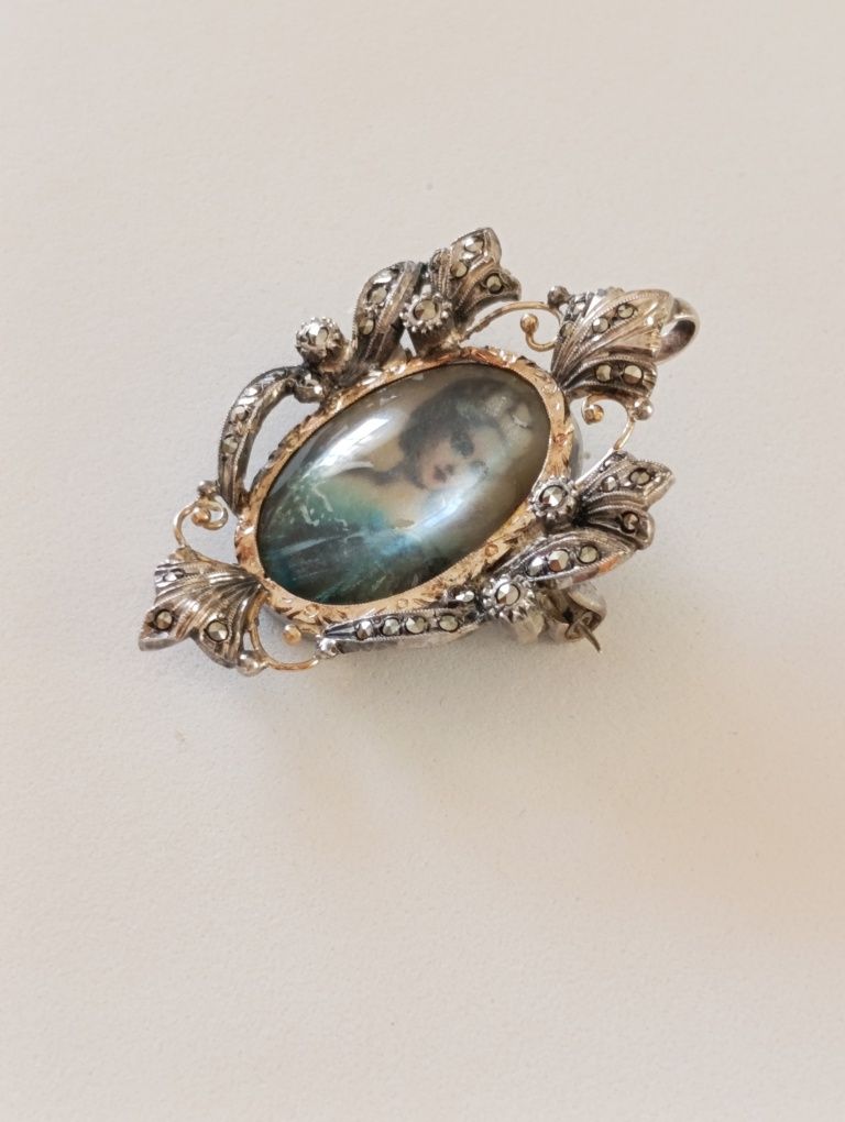 Antigo alfinete pendente em prata e ouro