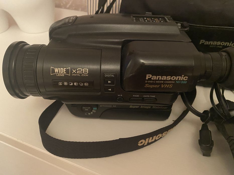Видеокамера Panasonic Super VHS NV S 88