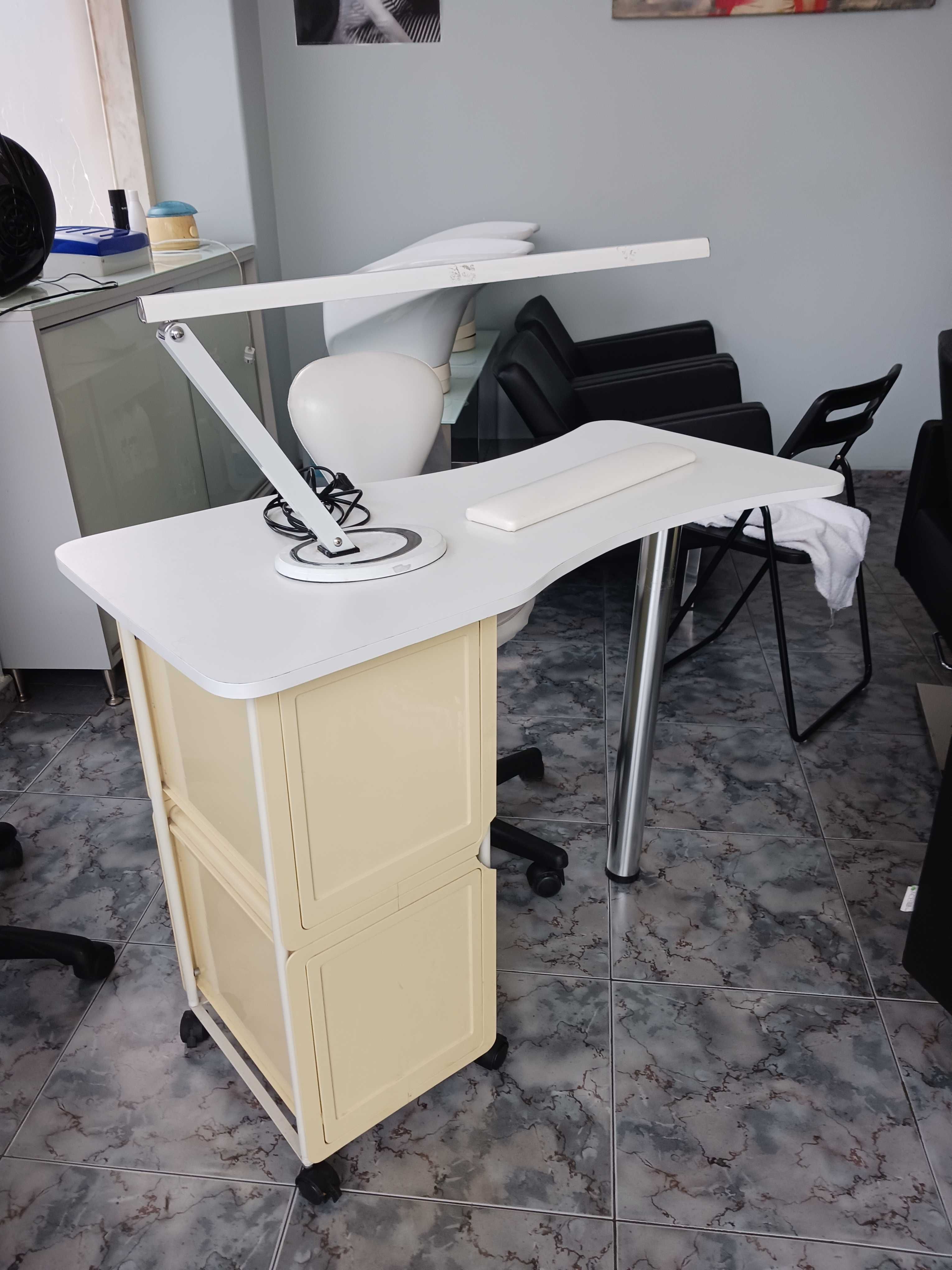 Mesa de Manicure c/ 3 gavetas com fechadura