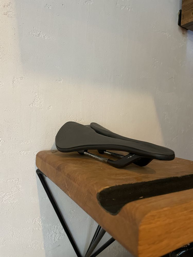 Siodelko szosowe Selle Itallia alu model X jak nowe