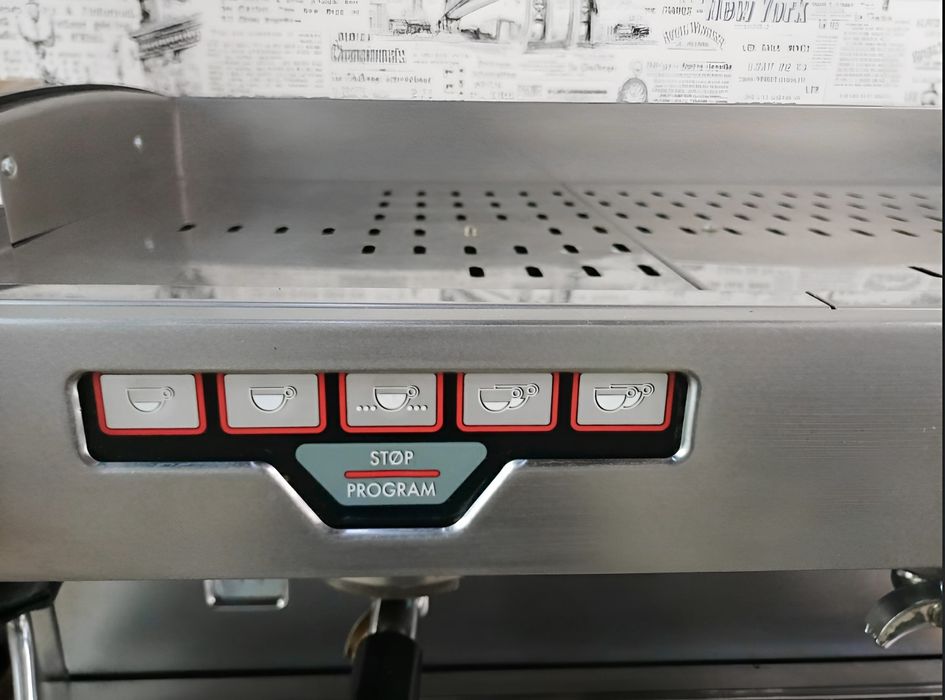 Професійна кавомашина Faema E98 President Auto 2GR з кавомолкою