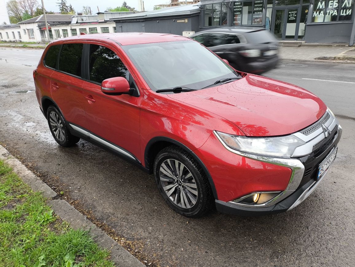 Mitsubishi outlander 3