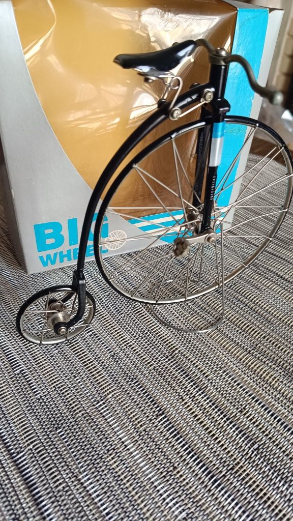Bicicleta Miniatura Big Wheel 1/10