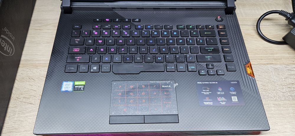 Asus ROG Strix Scar III G531GW i7-9750H, RTX 2070 8GB, 1TB, 16GB Ram