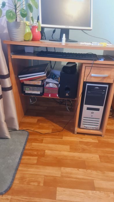 Biurko docelowo na komputer