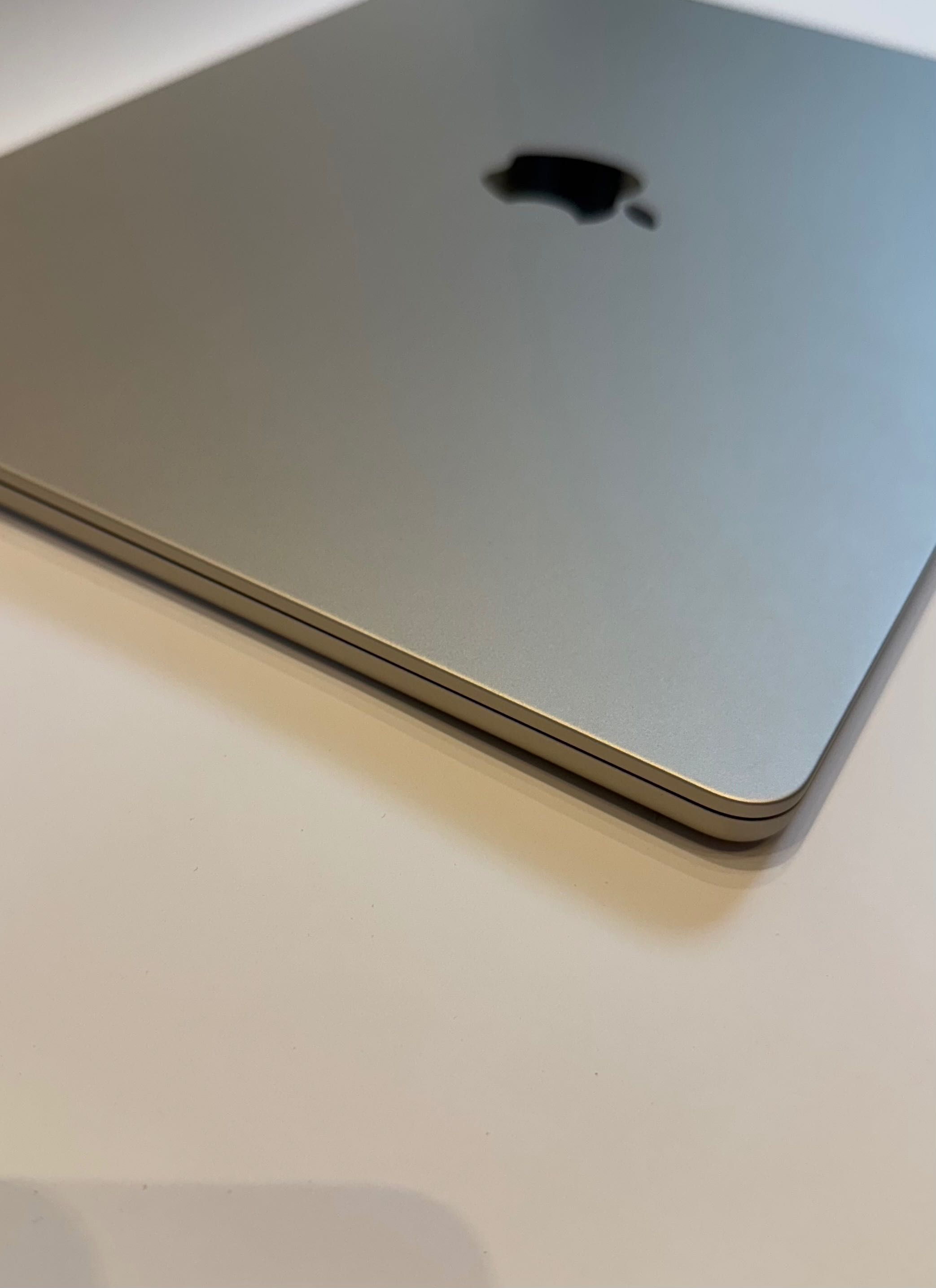 Apple MacBook Air 15 M3 24GB 1TB