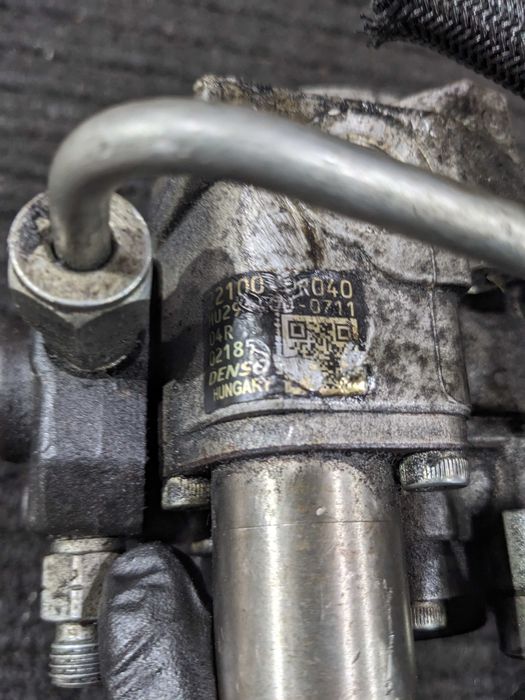 ТНВД Топливный насос Toyota Auris Avensis Verso 2.0 2.2 D4D 221000R040