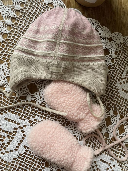 Комплект шапочка и варежки рукавички для новорожденных