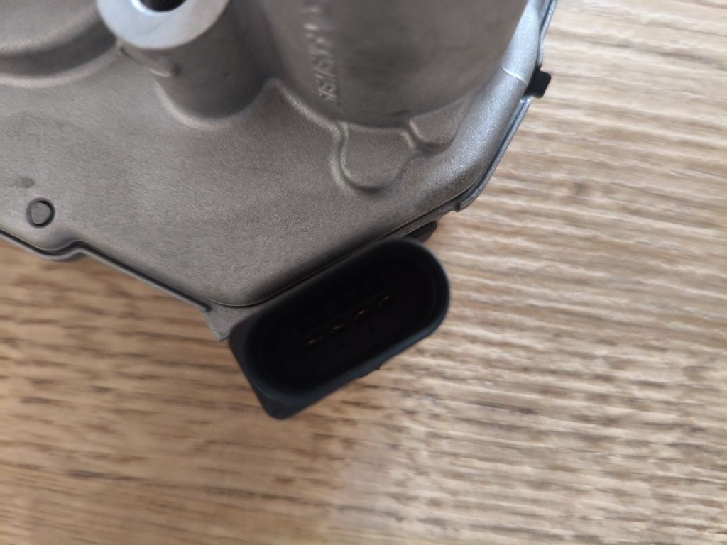 Sprzedam nastawnik  turbiny  audi A6C6