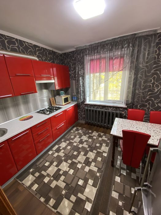 Аренда 3-х ком квартиры Вечерний Бульвар .