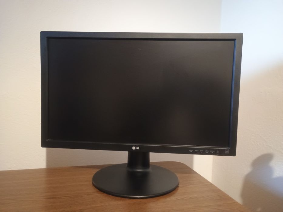Monitor LG regulowany