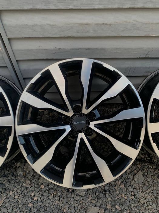 Продам комплект титанів Subaru 5/100 R17
