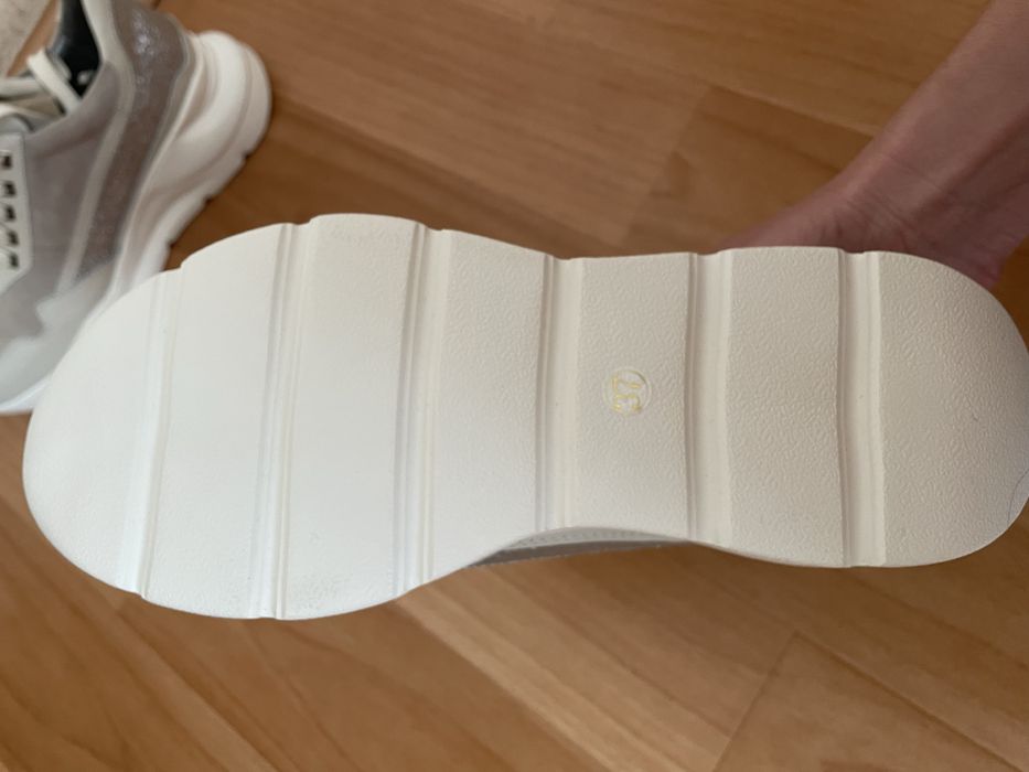 Продам кросівки, 37 розмір,