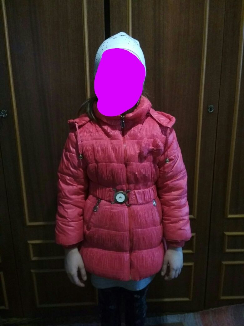 Демисезонная курточка на пять лет