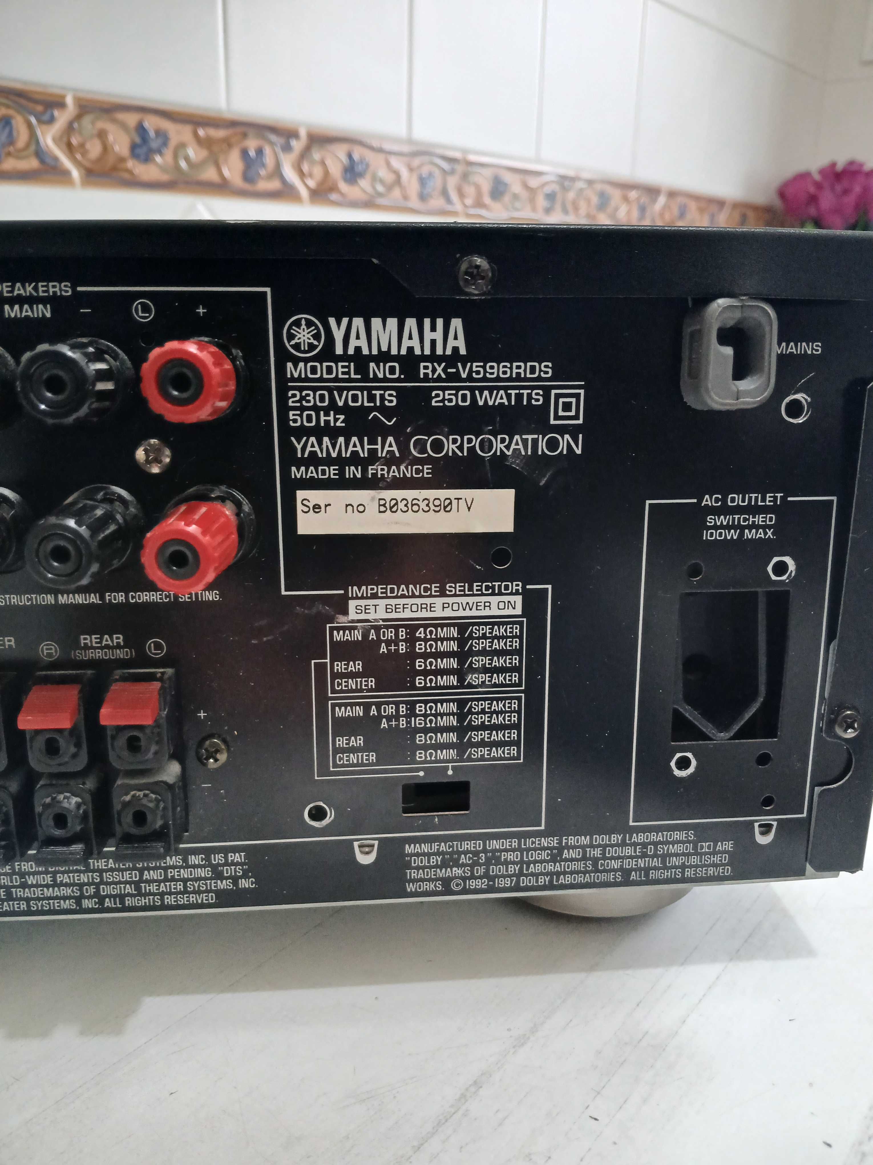 Amplificador YAMAHA RX-V596RDS 100W 5.1 Canais - AVARIADO PEÇAS