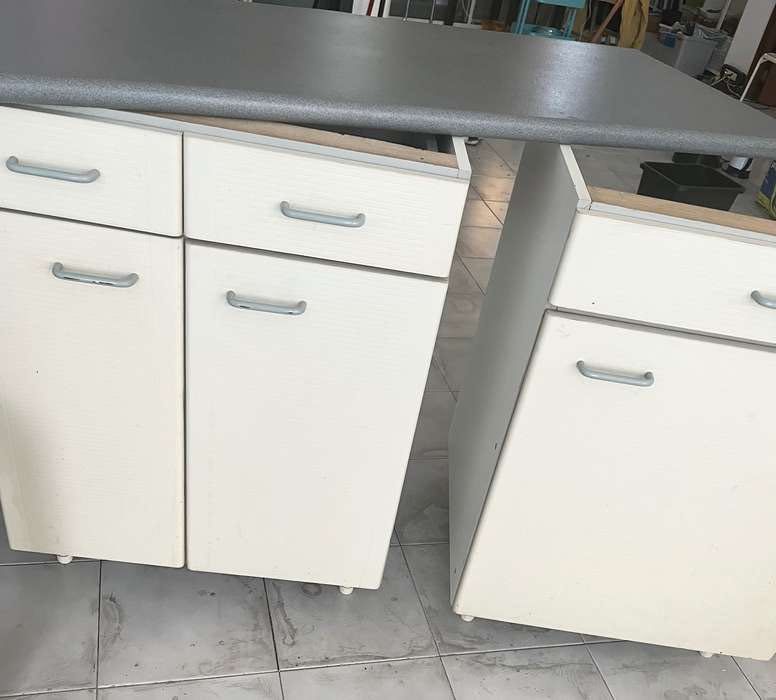 Armario com gavetas e estantes / Bancada  de cozinha