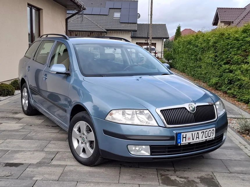 Skoda Octavia 1,6 Mpi benzyna * navigacja * kamera * 5 podgrzewanych  foteli *