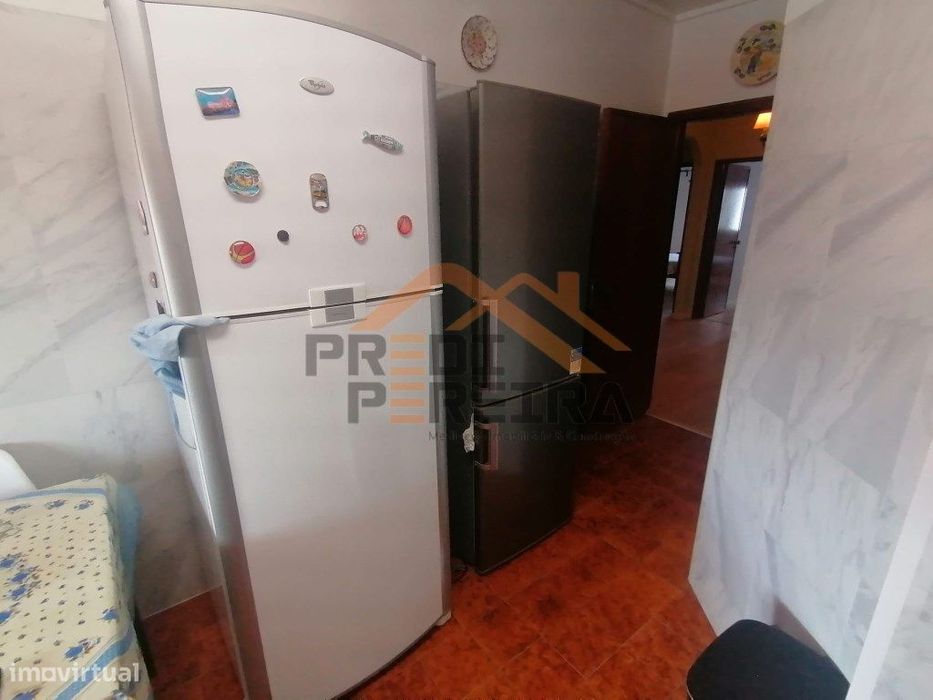 Quartos para arrendar, na Ramada - Bons Dias | Próximo do ISCE).