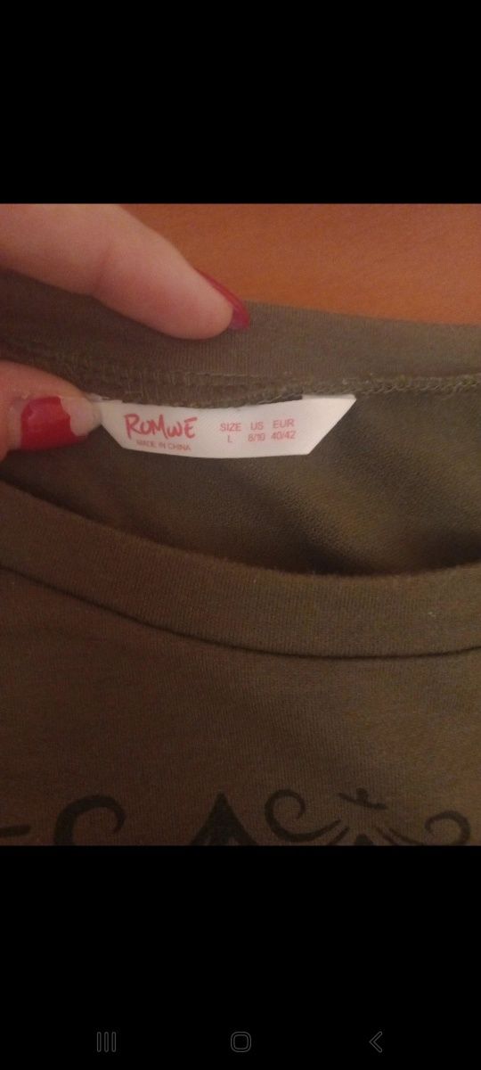 Camisola verde shein com desenho