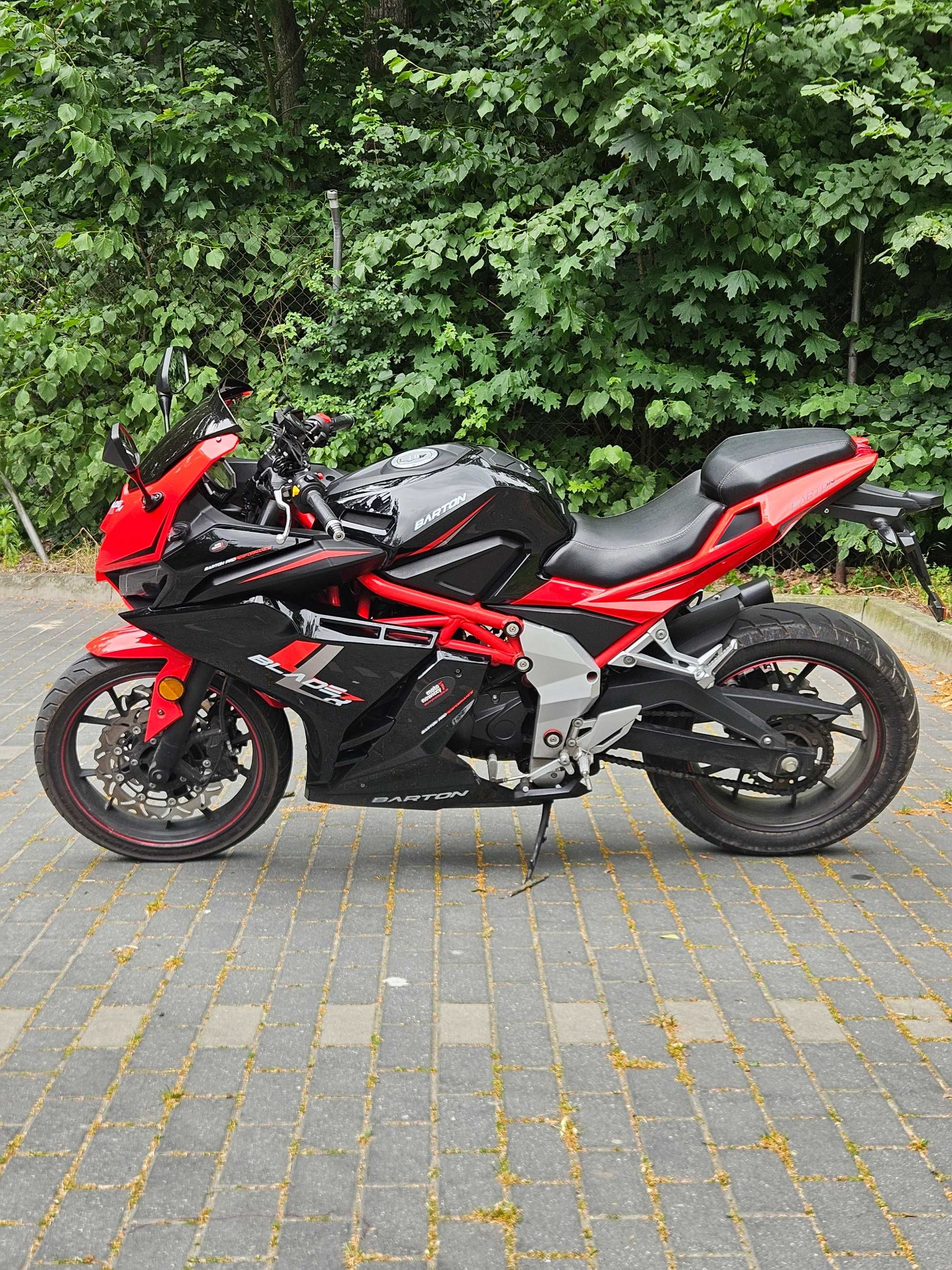 Barton Blade r-125