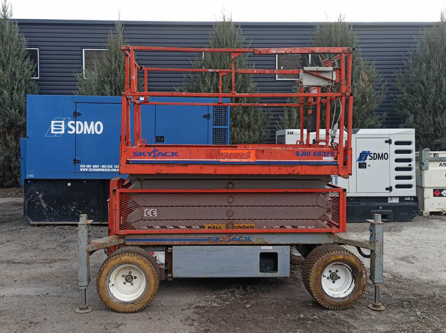 Ножничный подъемник/ Ножицевий підіймач Skyjack SJ6832Е