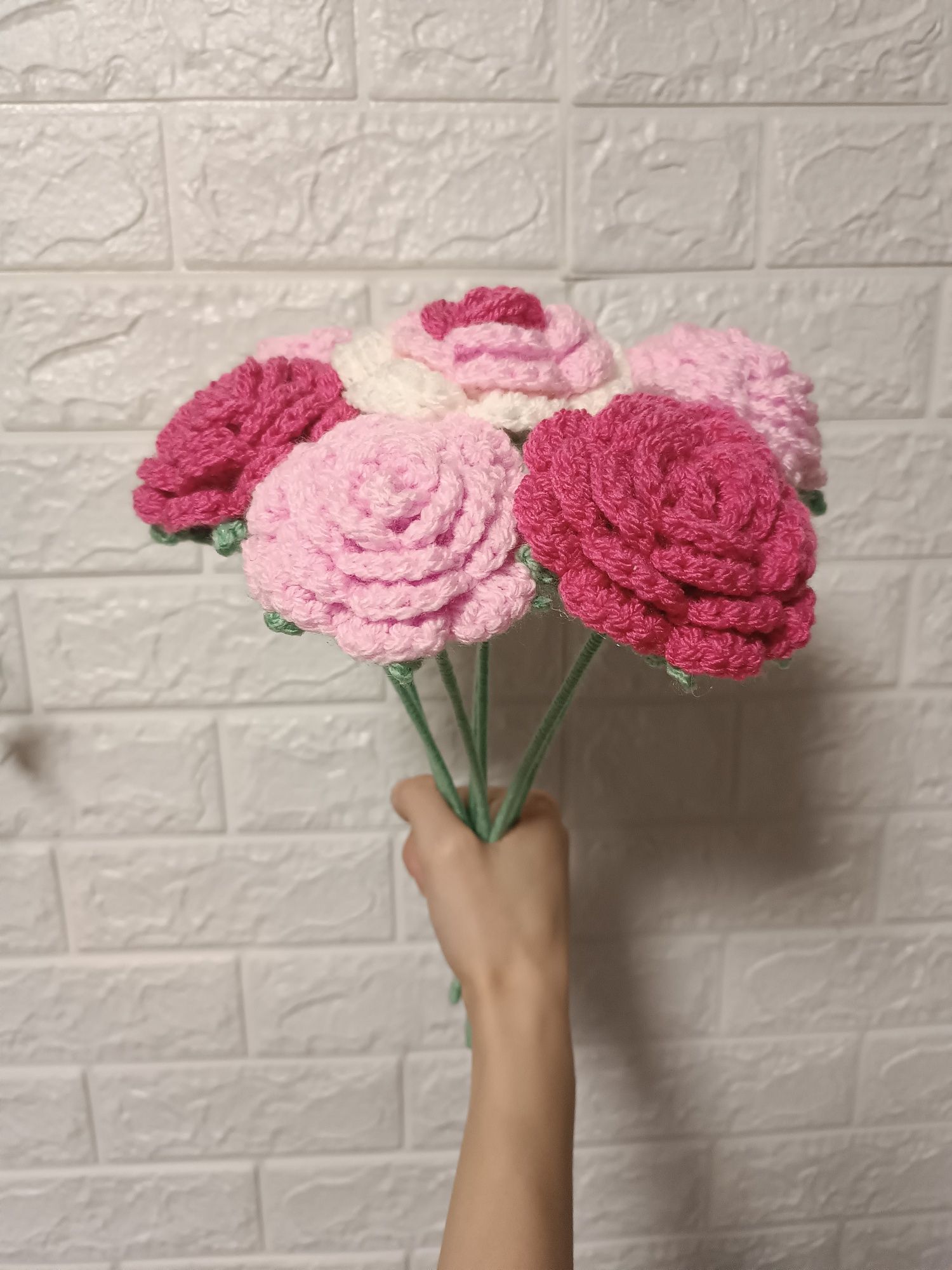Bukiet różowych róż kolorowy środek