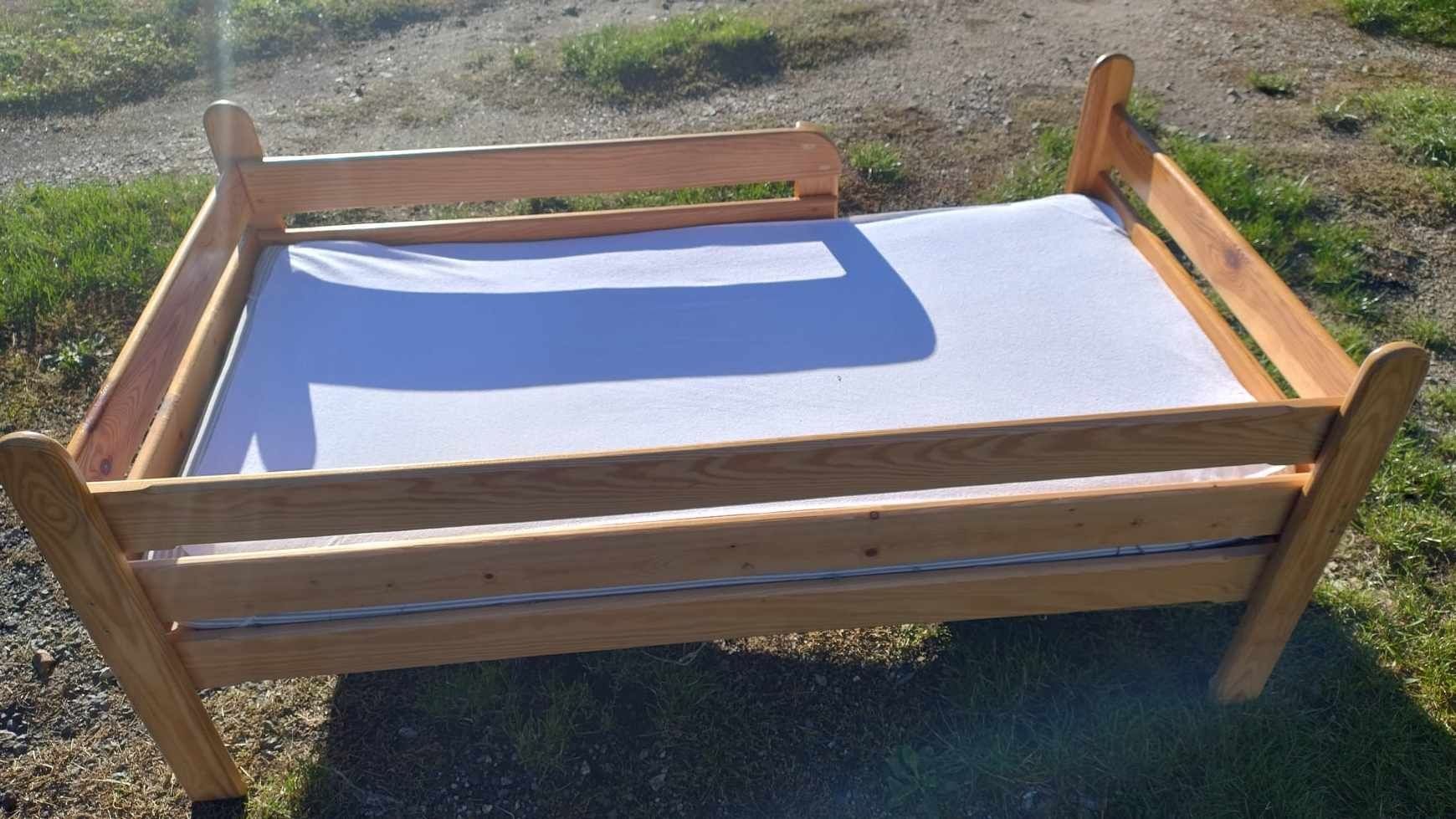 Łóżko dziecięce, pojedyncze 147x80. Materac 140x70