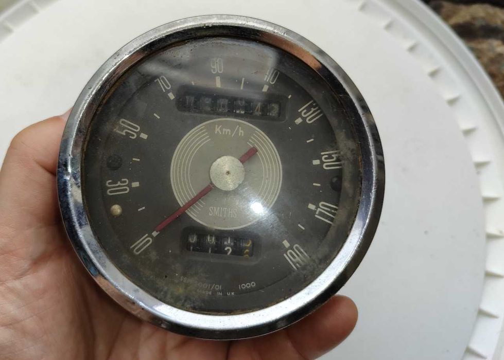 Velocímetro clássico da marca Smiths