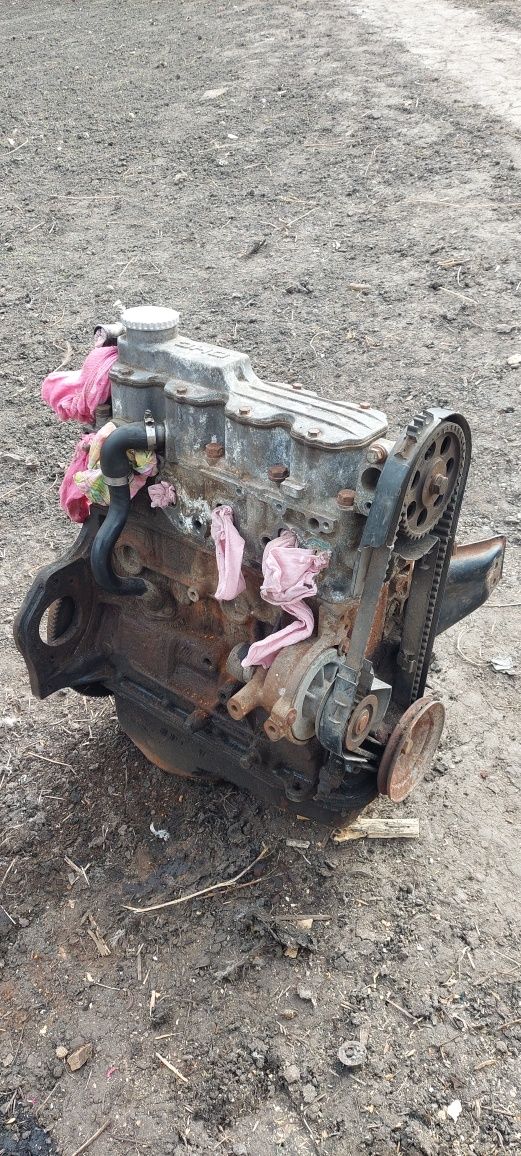 Двигун opel kadett c16nz .