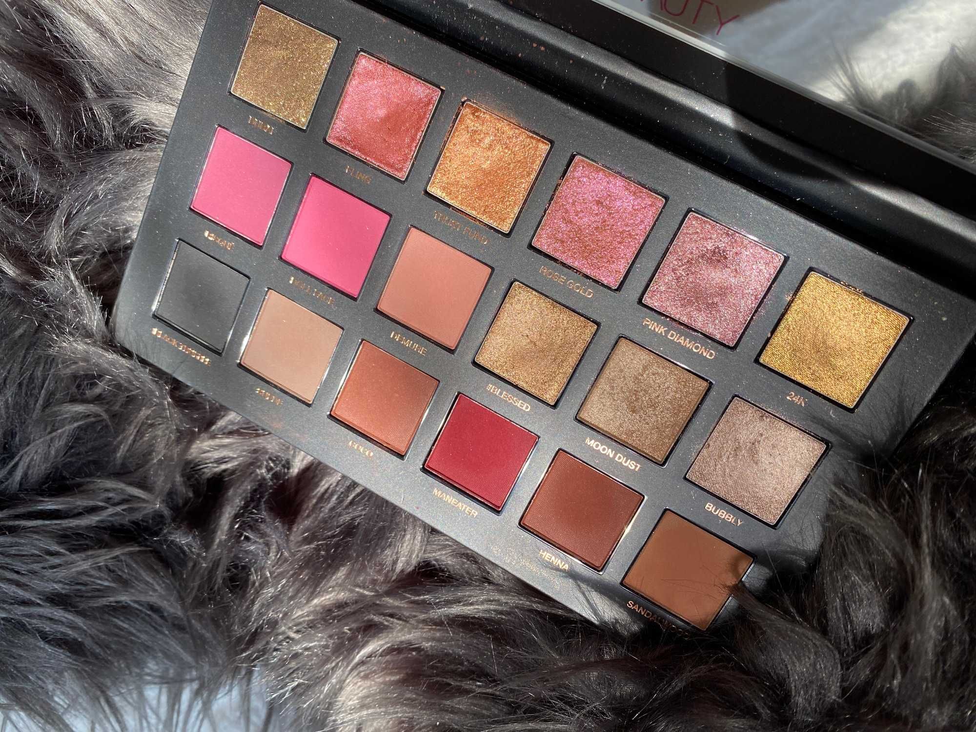 Huda Beauty paleta Rose gold remastered