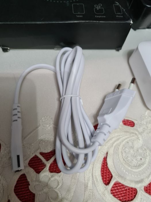 Ładowarka USB 8-portowa + kabel ładujący 1.2 M
