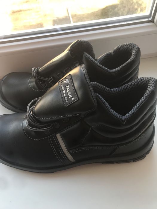 Продам чоловічі ботинки( робочі)