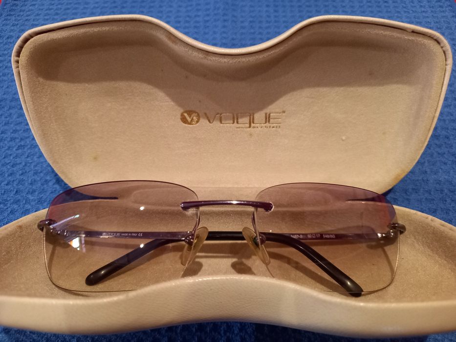 Óculos Carolina Herrera e Vogue