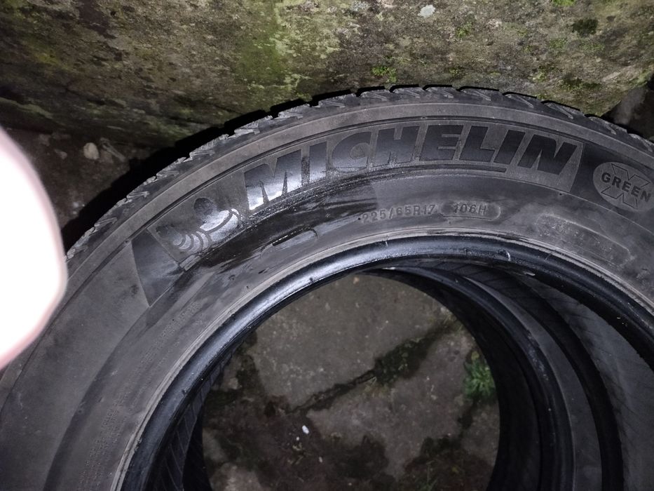 Oddam  opony zimowe Michelin 225/65 R17