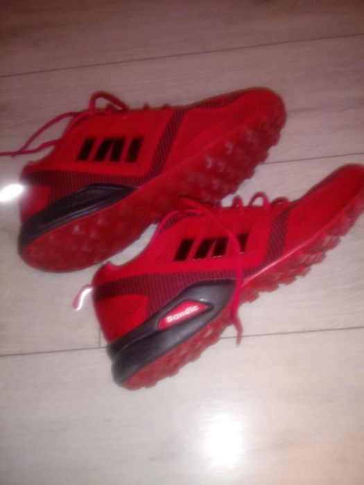 Buty sportowe SANDIC rozm. 41