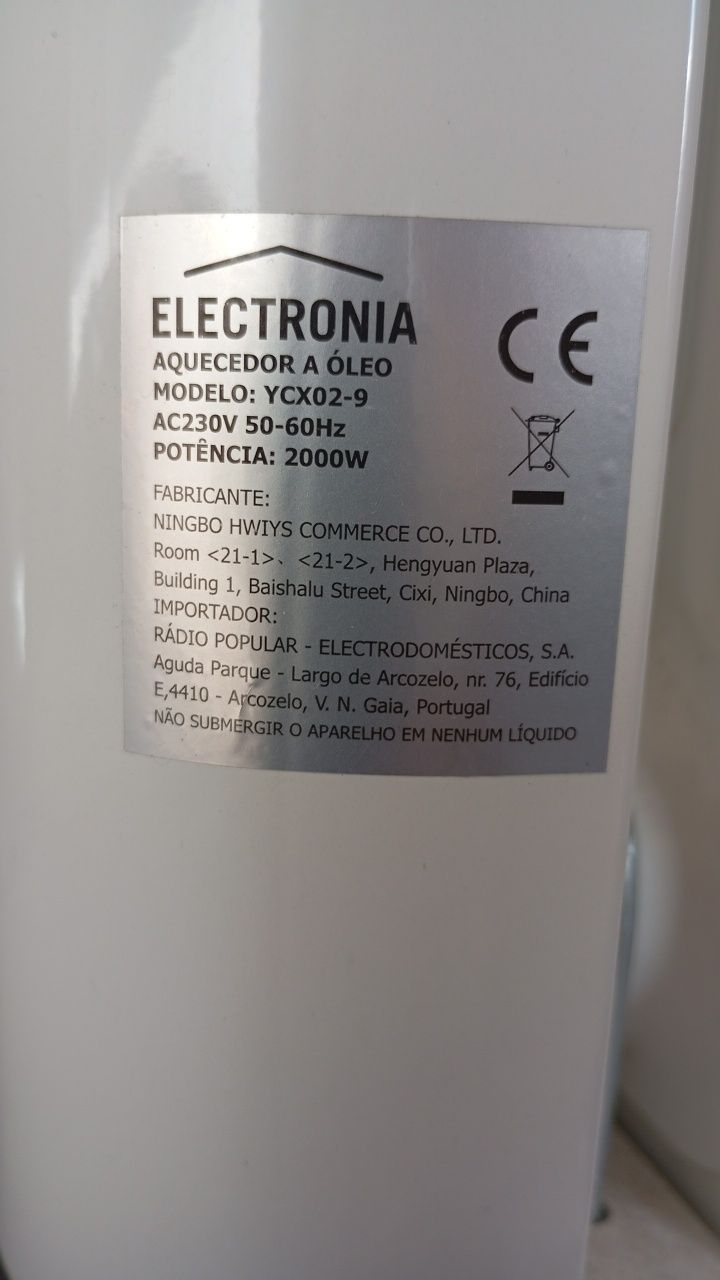 Vendo aquecedor a óleo elétrico ideal para quartos.