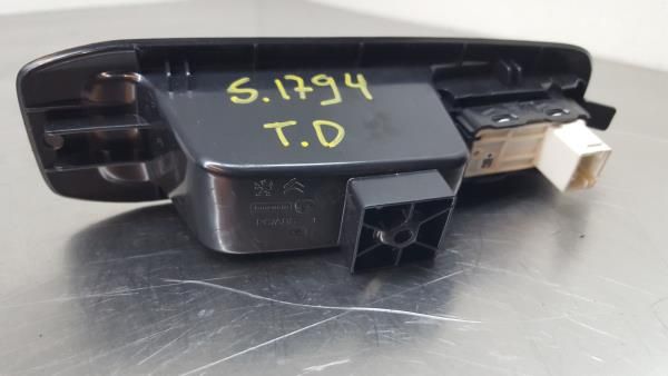 Comando / botão / interruptor vidros trás direito PEUGEOT 308 II