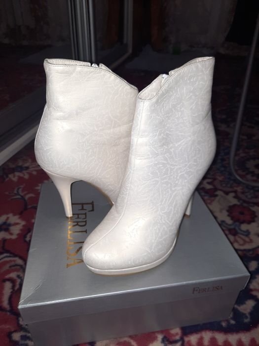 Зимові сапожки 37 розмір. Шампань..