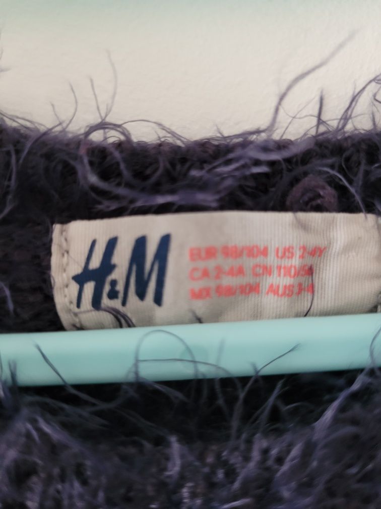 Sweterek dziewczęcy H&M z cekinami rozmiar 98 / 104