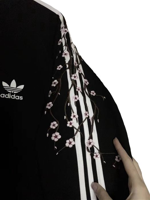 кастом новий оригінал світшот Adidas з сакурою