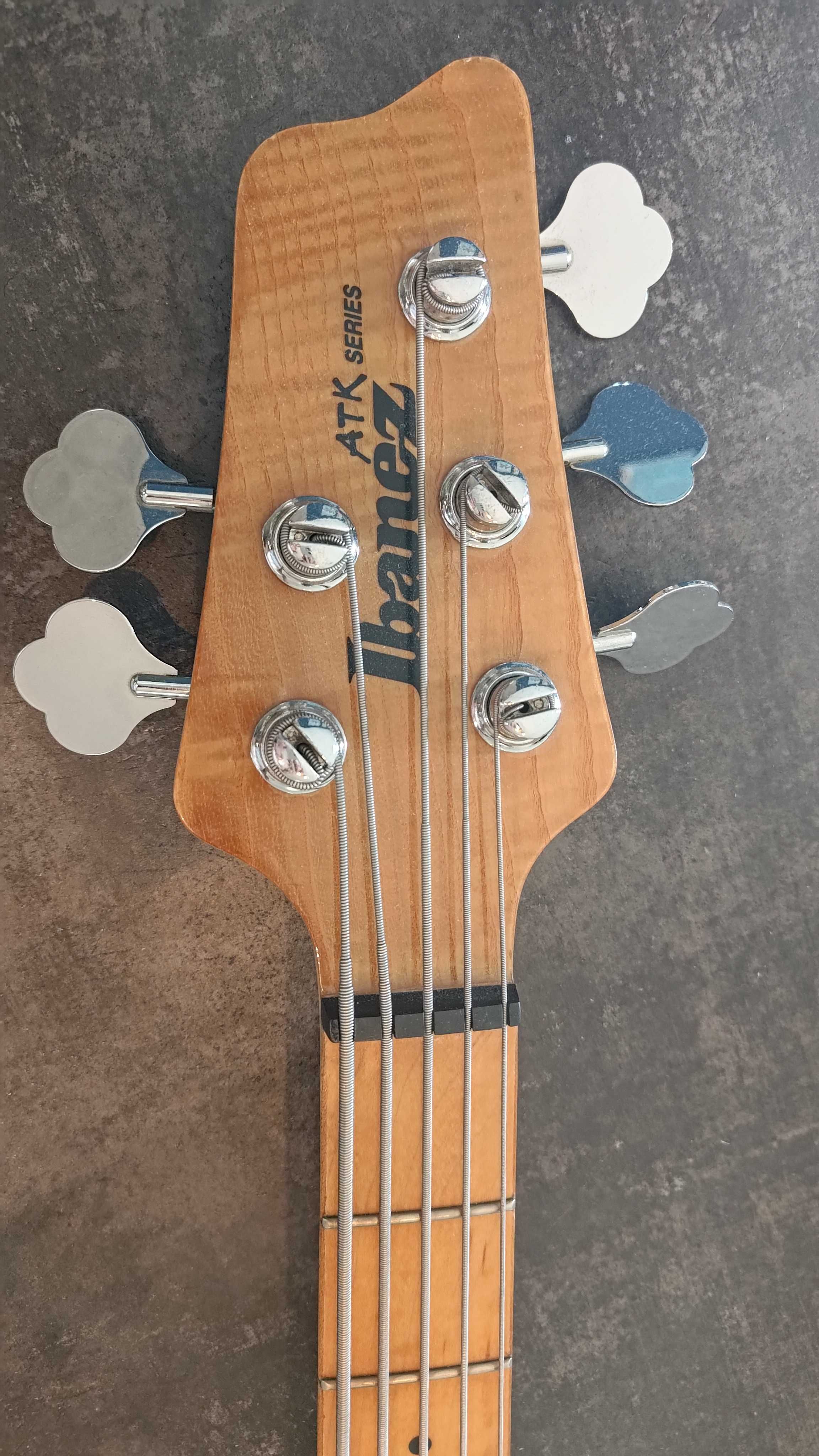 Gitara basowa aktywna Ibanez ATK 305 - bas pięciostrunowy - 5 strun