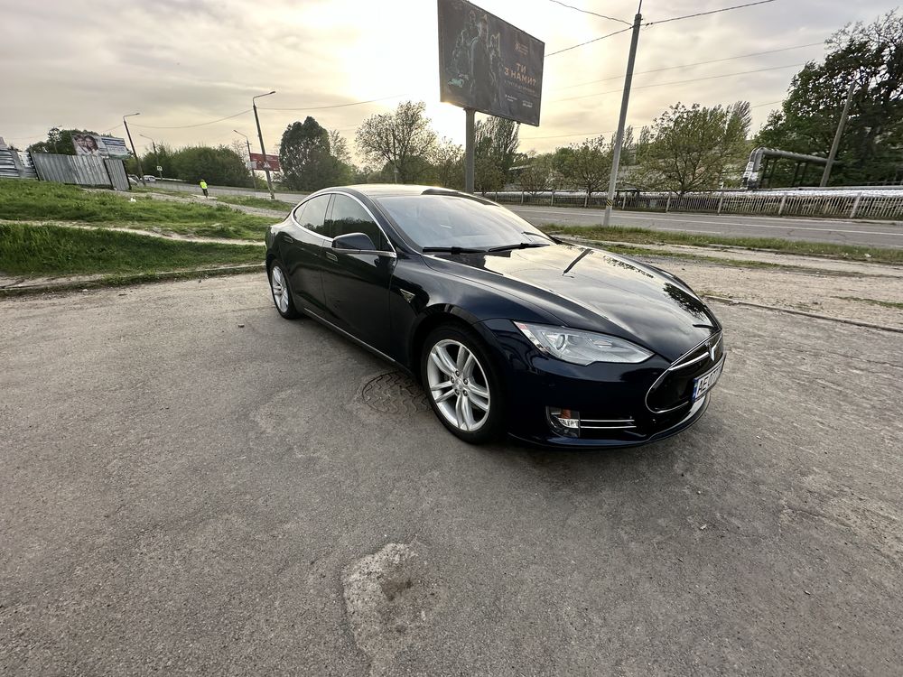 Продам Tesla model s