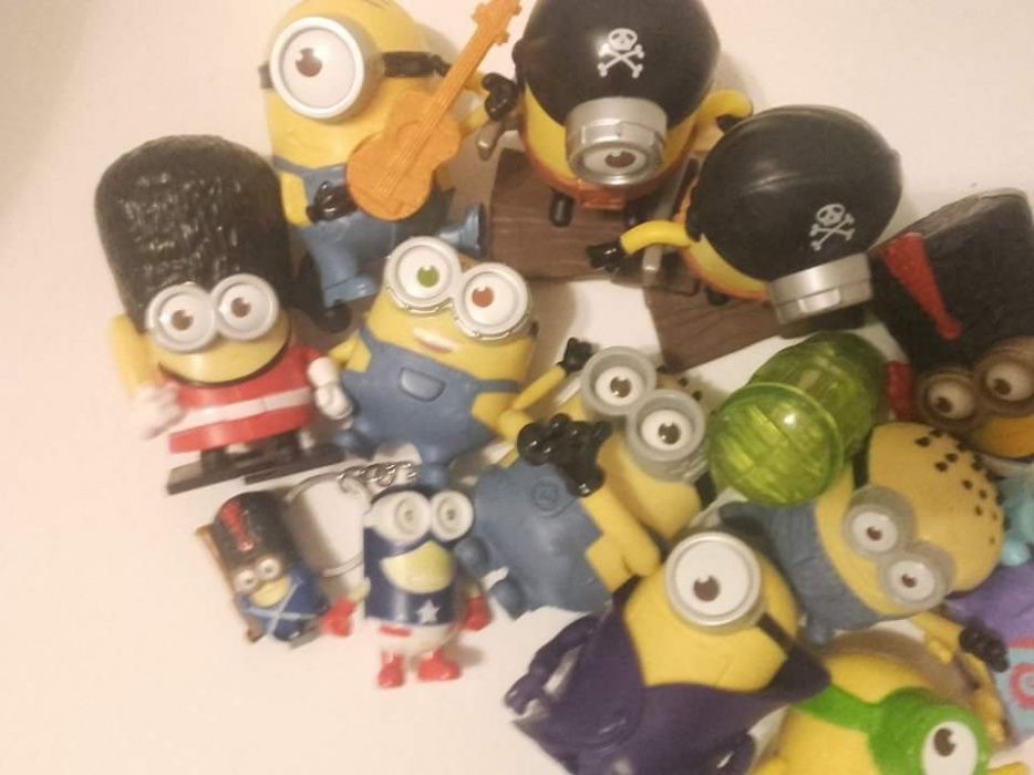 Zestaw 16 sztuk Minionki Mc donald's Lampa skarbonka brelok