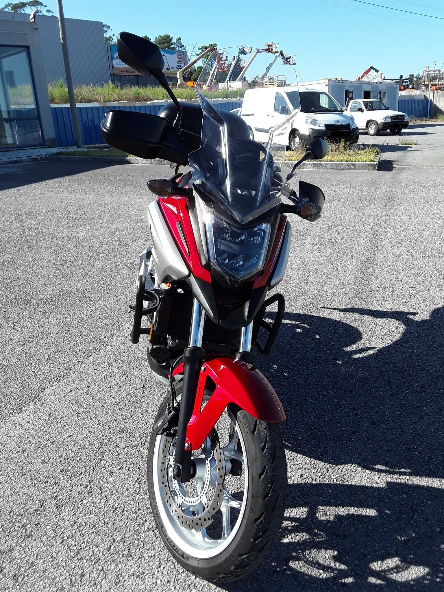 Honda NC750X só 23.000Kms
